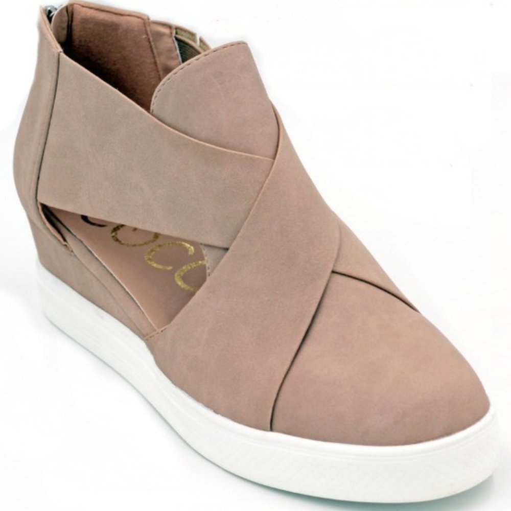 Gently worn Ccocci Melody Wedge Sneaker Size 10